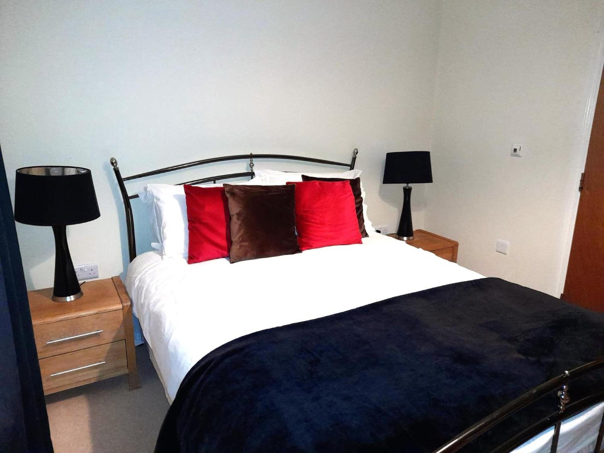Oxford Apartment-- Free Parking 2 Bedrooms-2Bathrooms-Located In Jericho Oxford Close To Bus And Rail Station Екстериор снимка