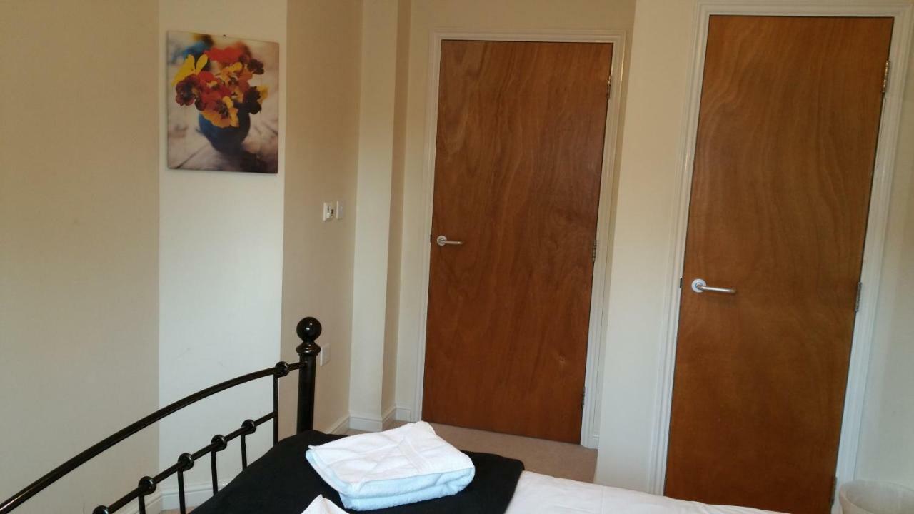 Oxford Apartment-- Free Parking 2 Bedrooms-2Bathrooms-Located In Jericho Oxford Close To Bus And Rail Station Екстериор снимка